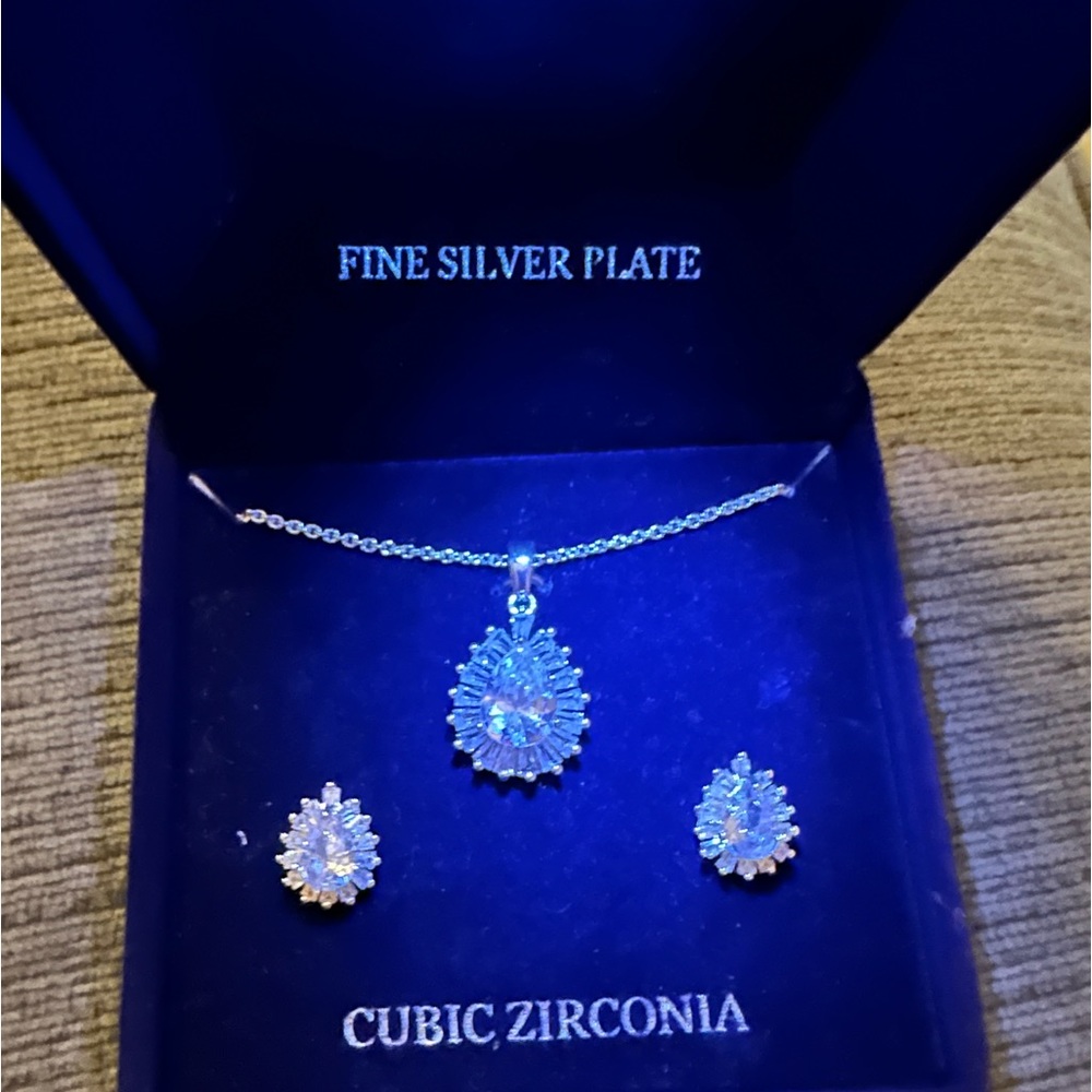 Danecraft Pendant and earrings set